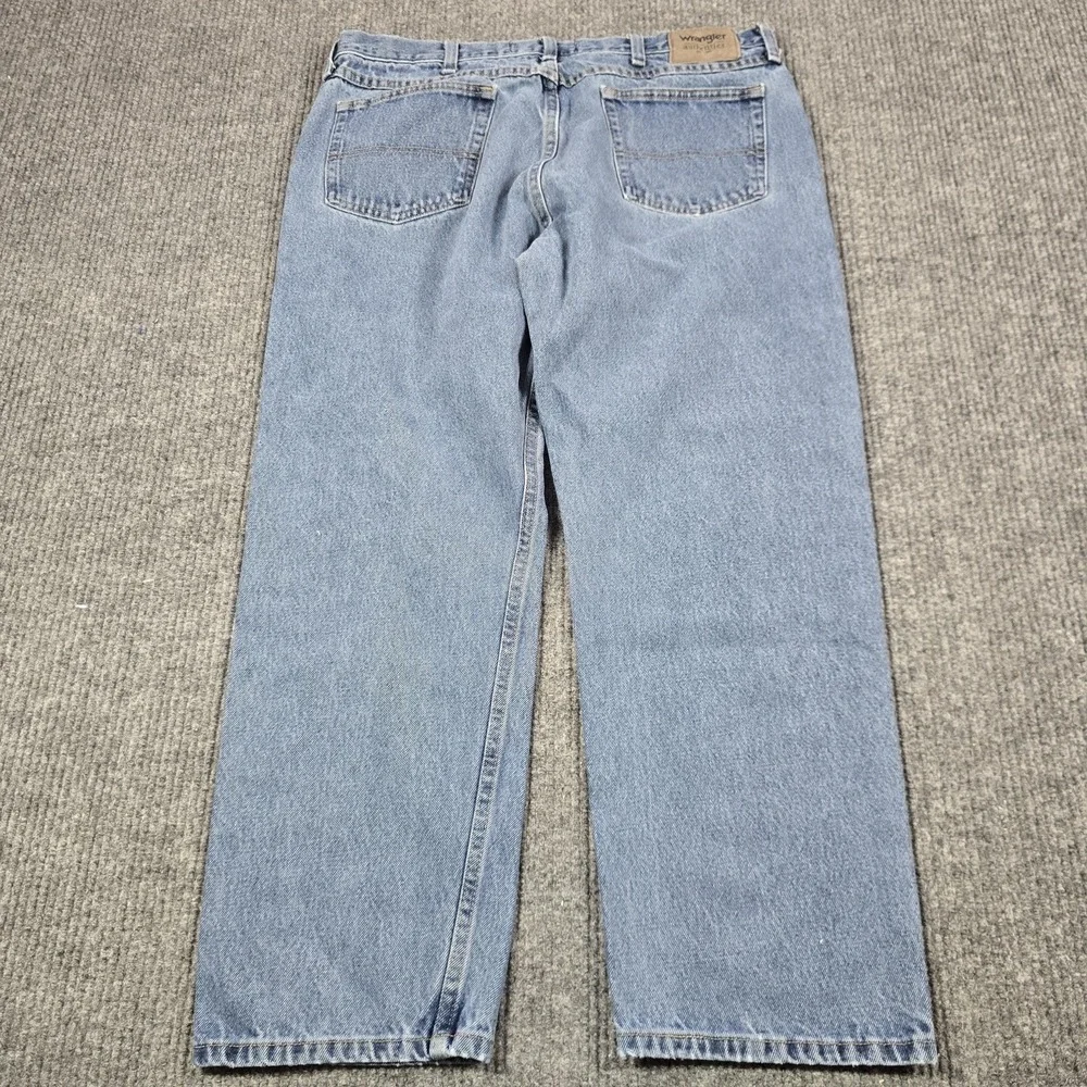 Wrangler Authentics Jeans Mens 38x30‎ Light Wash Blue Straight Leg Denim